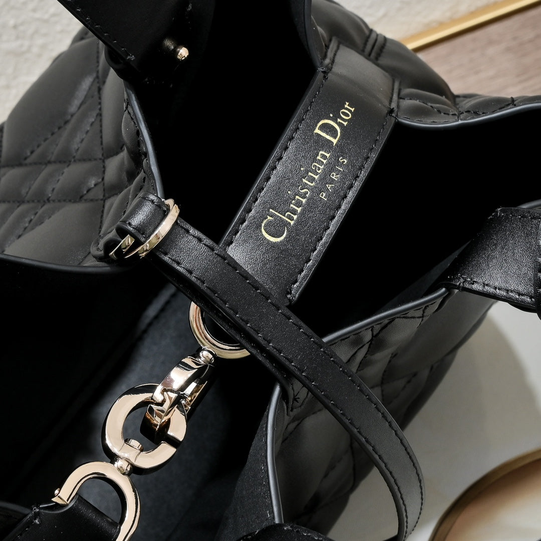 B12X44D359 Popular   leather bag 