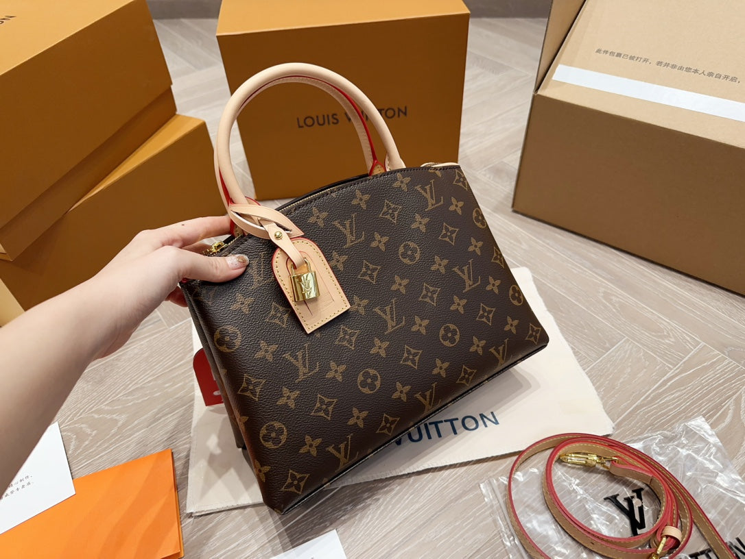 B6X103E196 Popular leather bag 