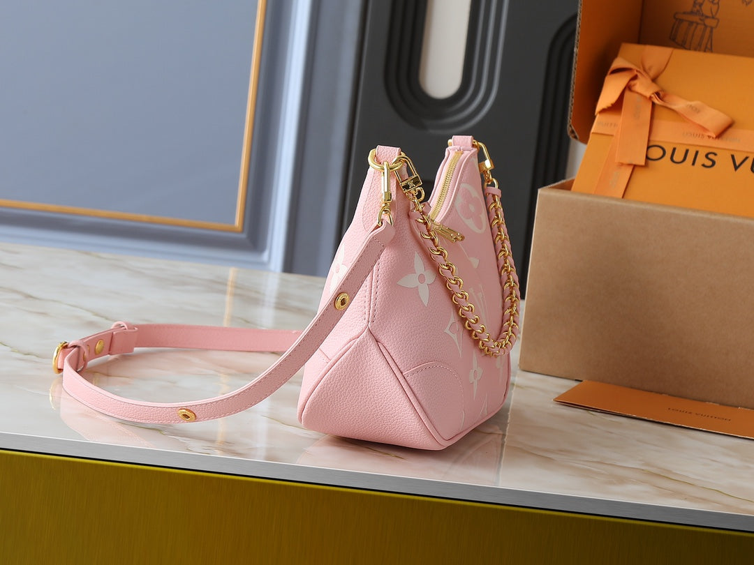 B1R76E48 Popular leather bag