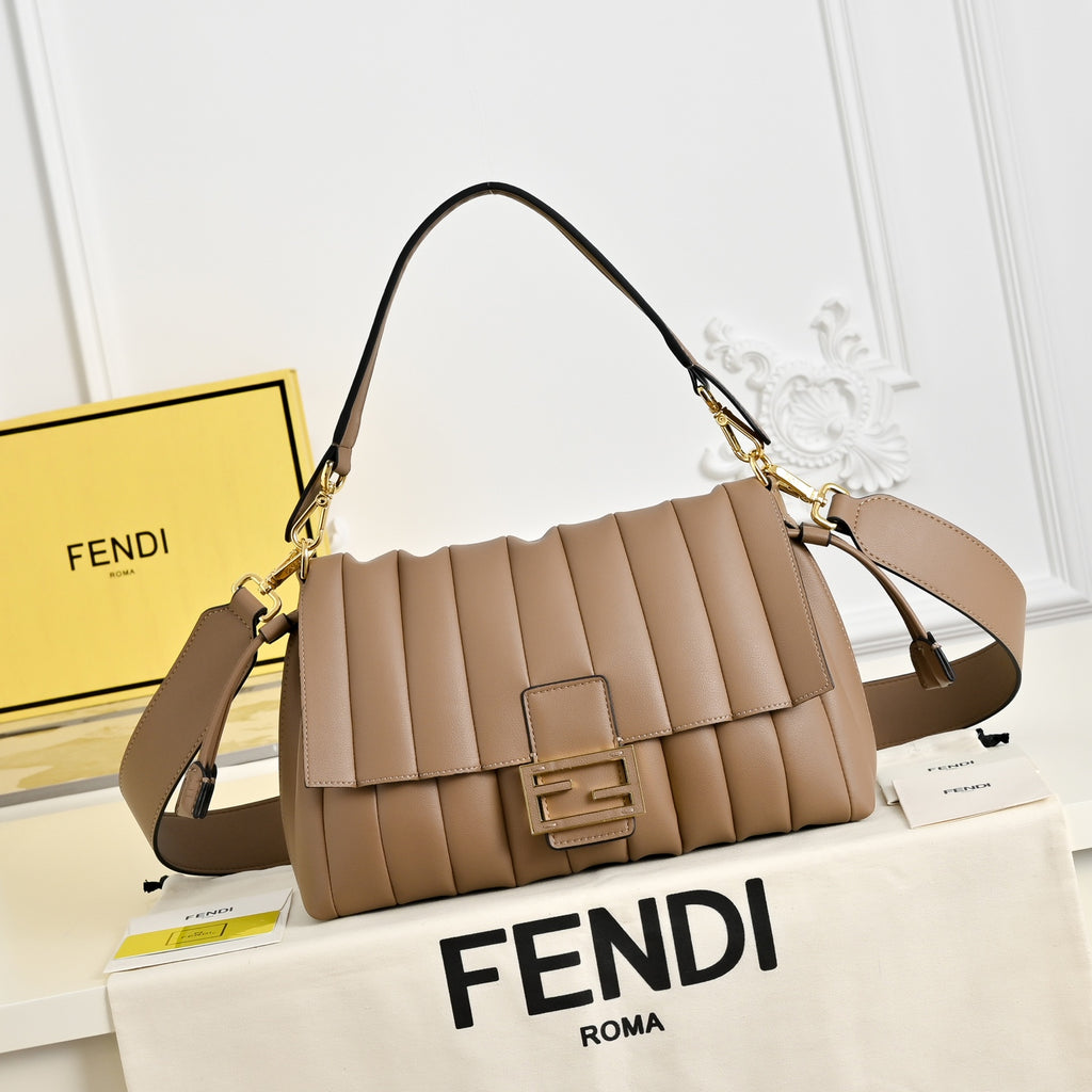 B1P36F106 Popular leather bag