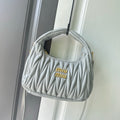 B1P46A118 Popular leather bag