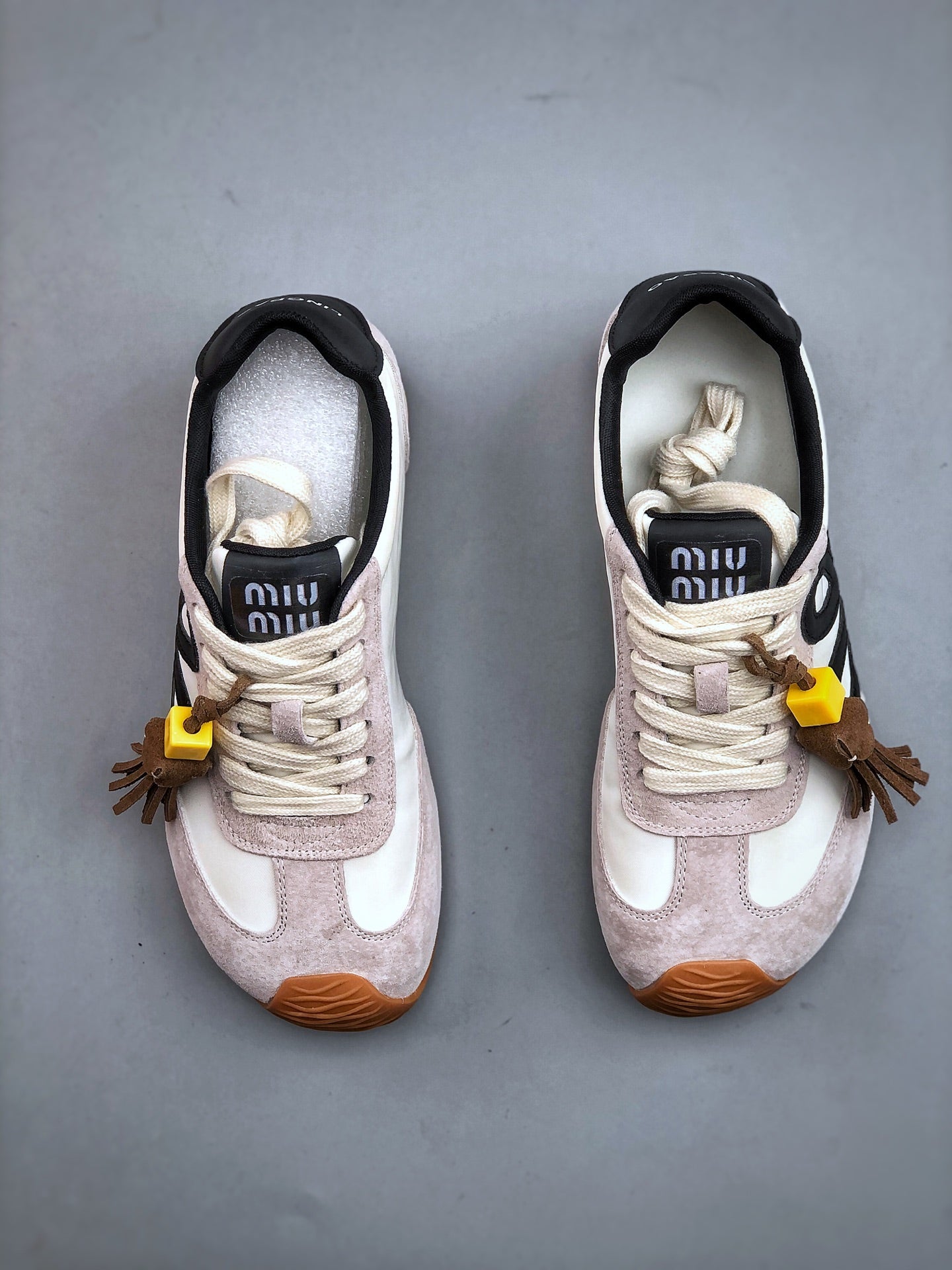 Z4Q95A82 Popular Shoes