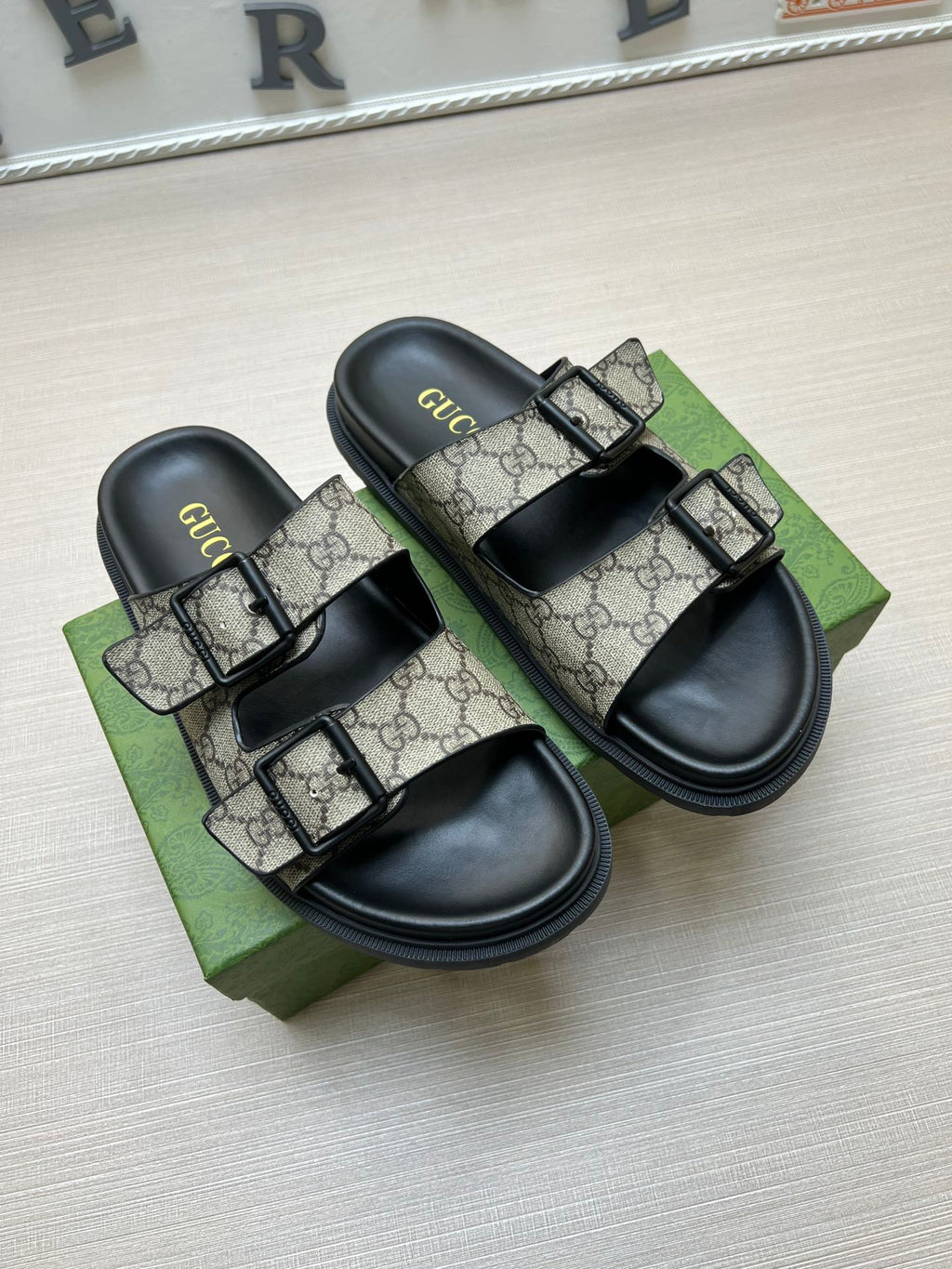 Z5ZB90 Popular slippers
