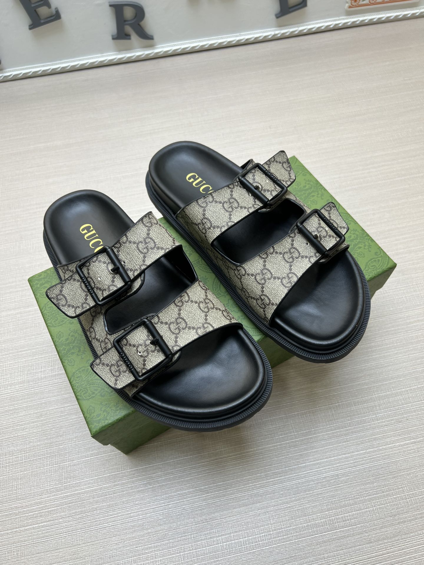 Z5ZB90 Popular slippers