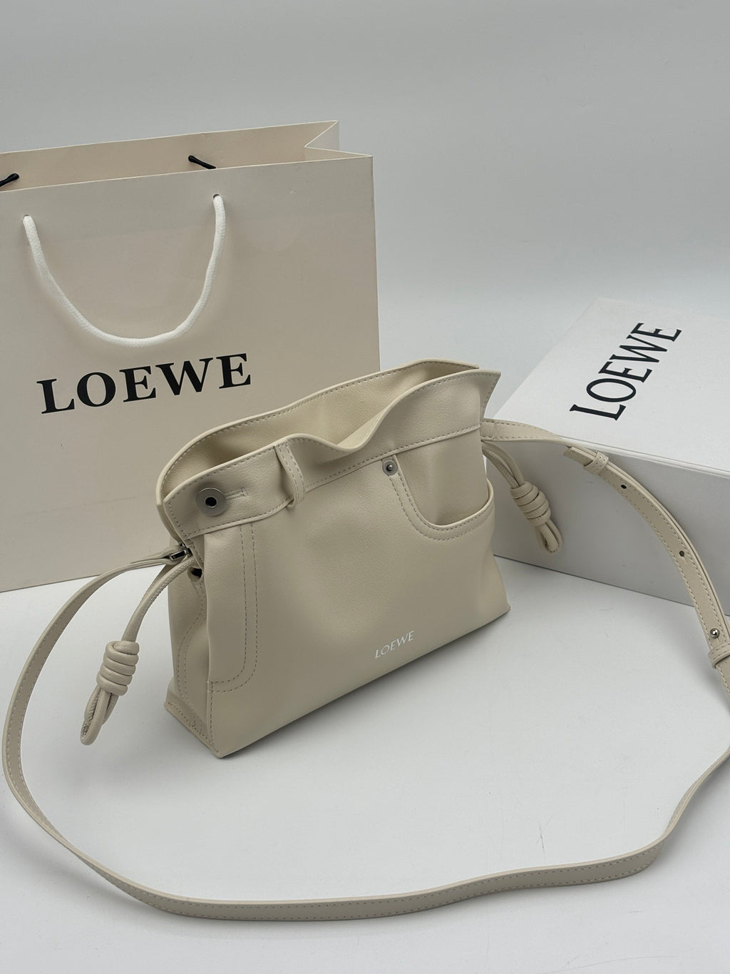 B1P36A47 Popular leather bag