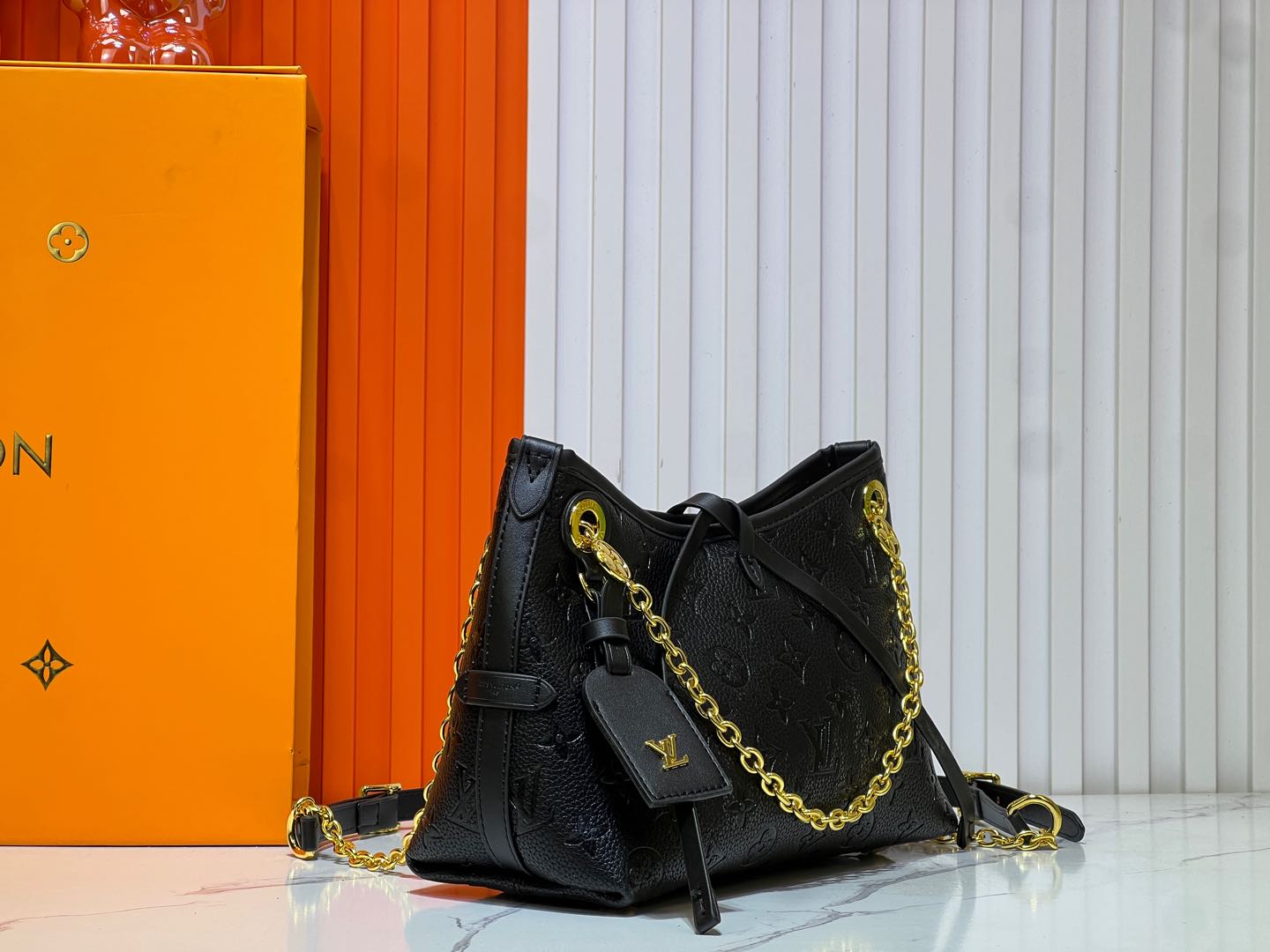 B1W15E33 Popular  leather bag