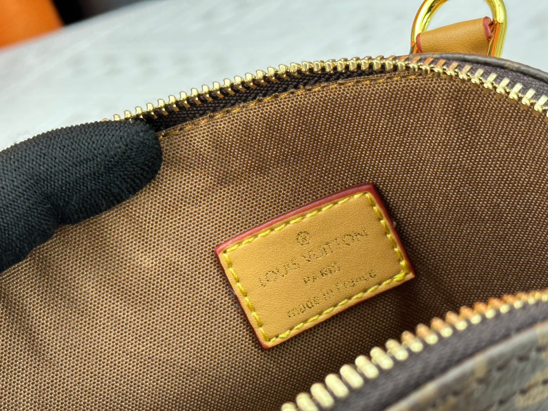 B1X55E20 Popular leather bag