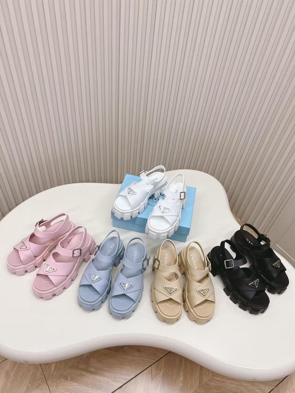 ZPX76P4 Popular sandals