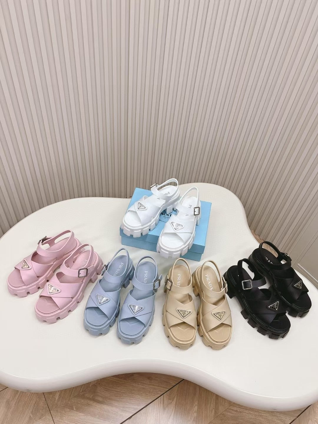 ZPX76P4 Popular sandals