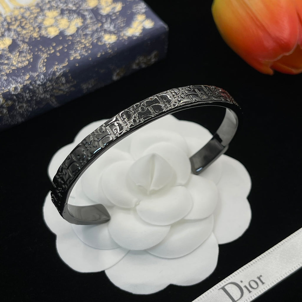 X1Z94D672K  Popular Bracelets