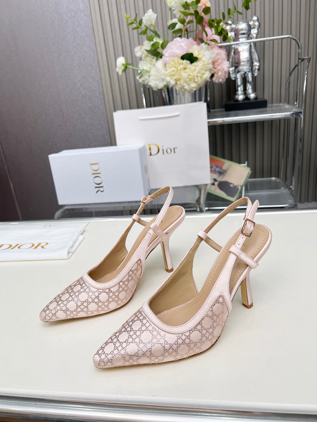 Z2Q95D116 Popular high-quality leather  High heels