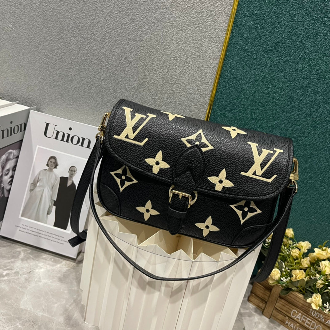 B12X44E318 Popular   leather bag 
