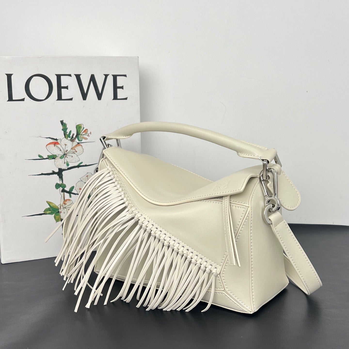 B1R66A17 Popular leather bag