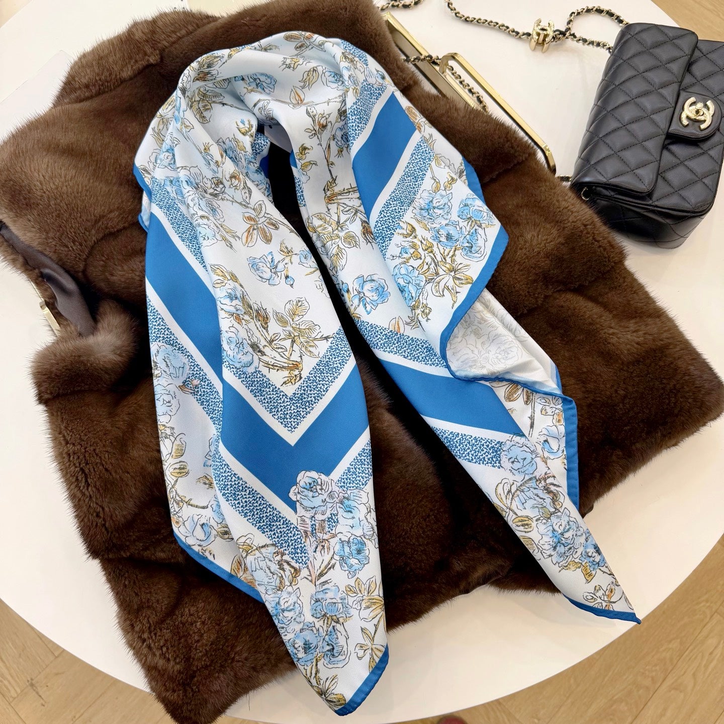W1N36D17 Popular Silk Scarve