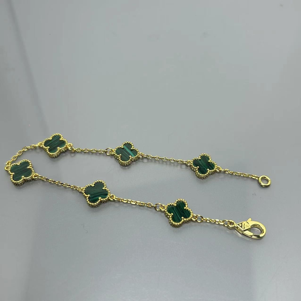 X5X94VA183K  Popular bracelets 6 flowers mini size 0.9cm flower