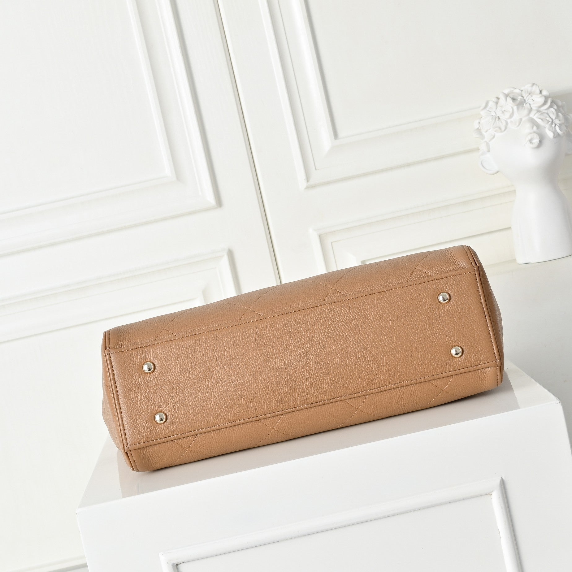 B1P36C43 Popular leather bag