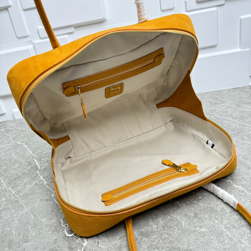 B1P36A28 Popular chamois leather bag