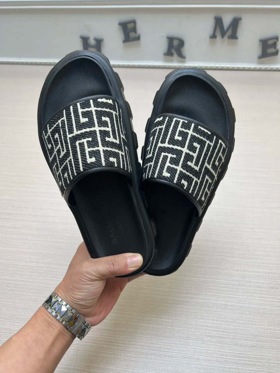 Z54A110  Popular slippers