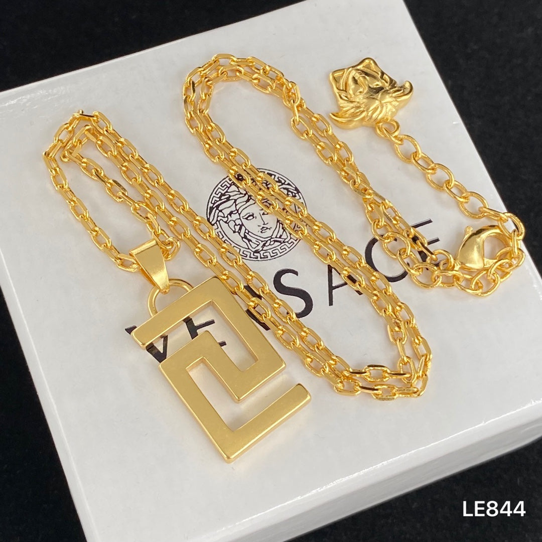 X1R75V67X Popular  Necklace