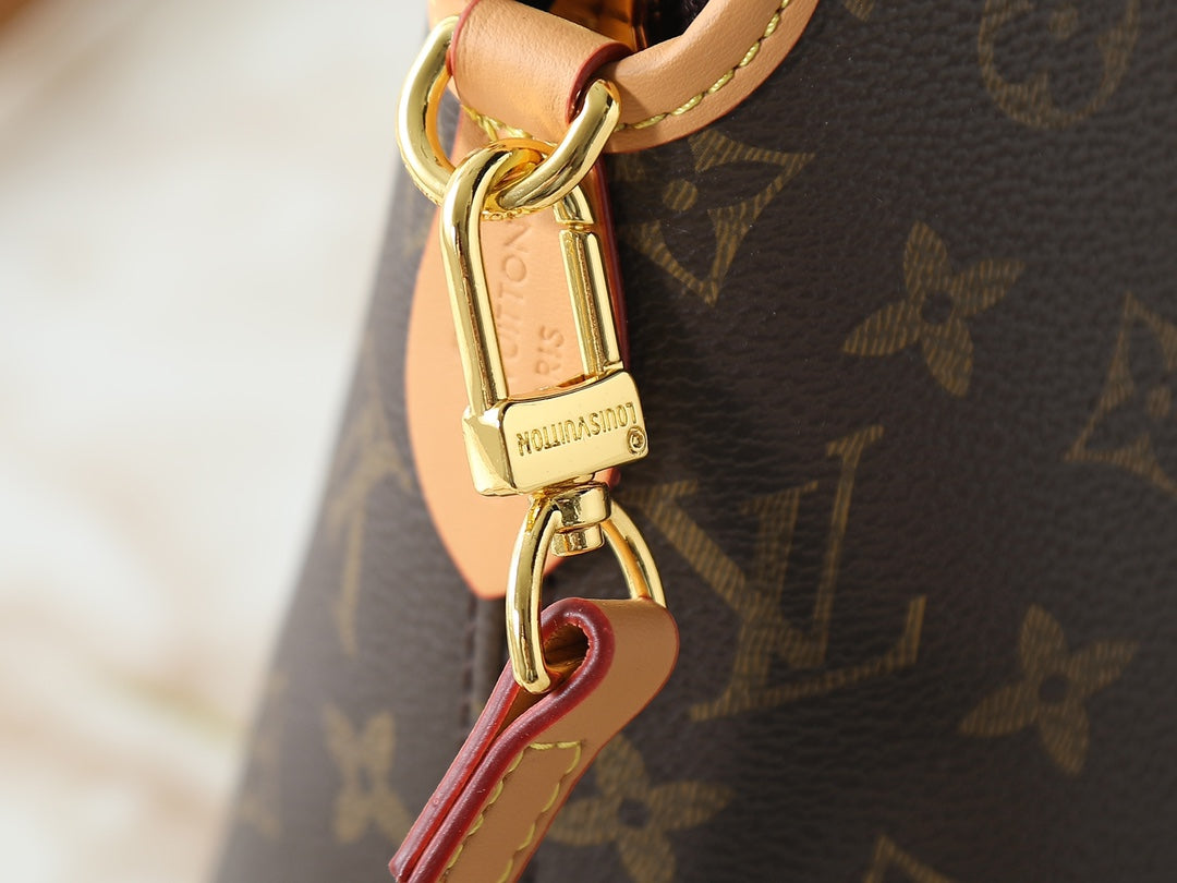 B1P46E107 Popular leather bag