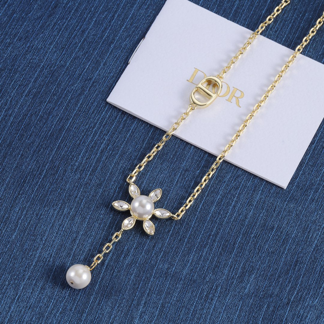 X1R75D26X Popular   Necklaces .
