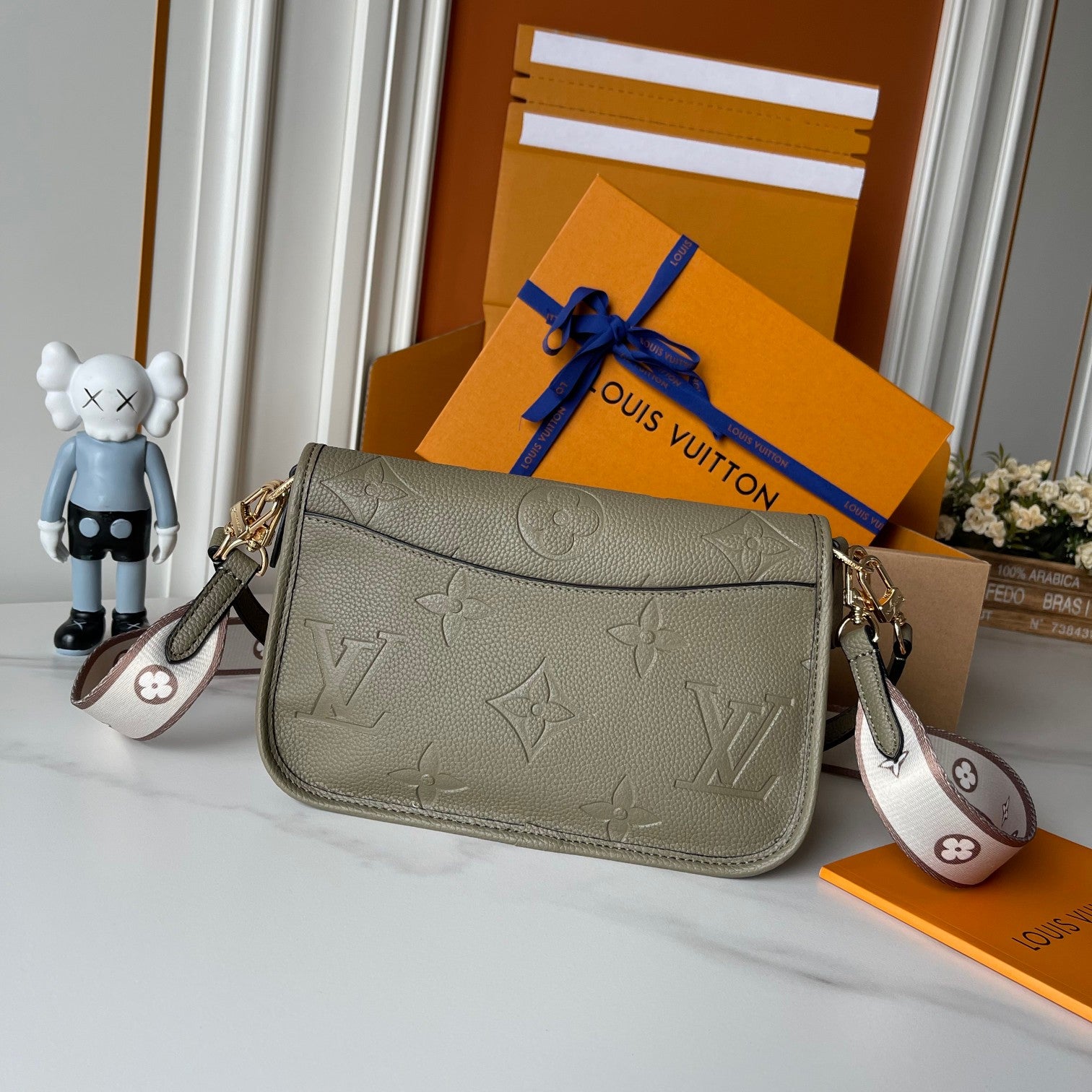 B1P36E38 Popular leather bag