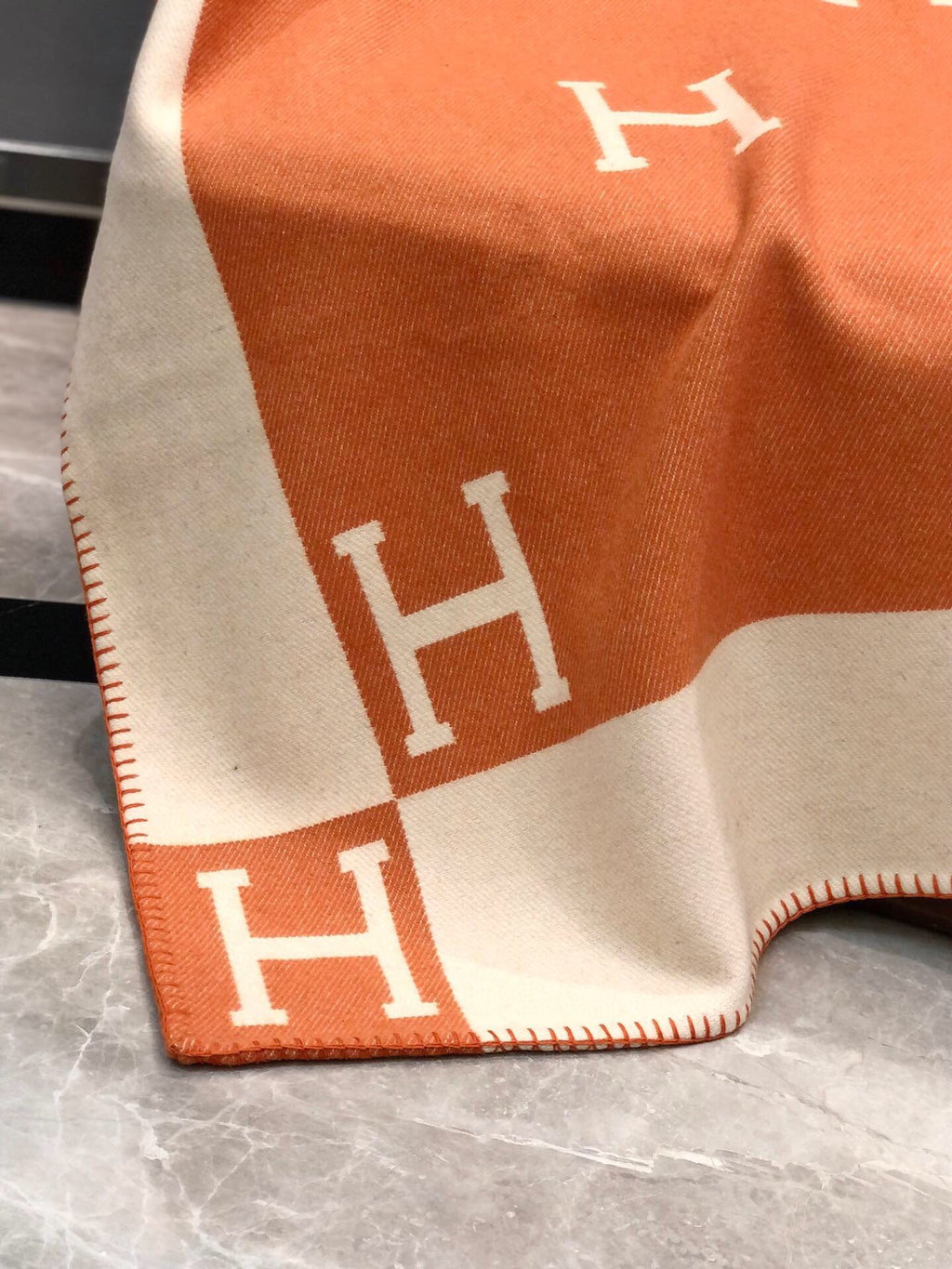 W1R86H28 Popular blanket