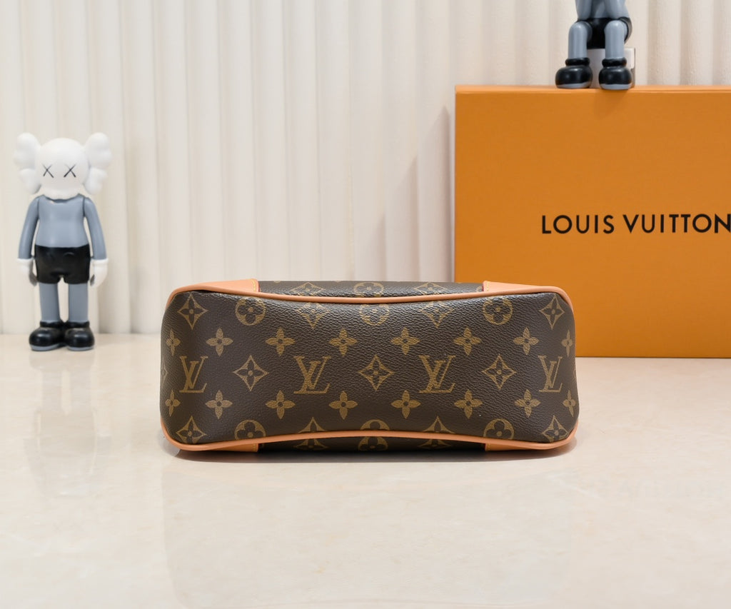 B1W15E35 Popular  leather bag
