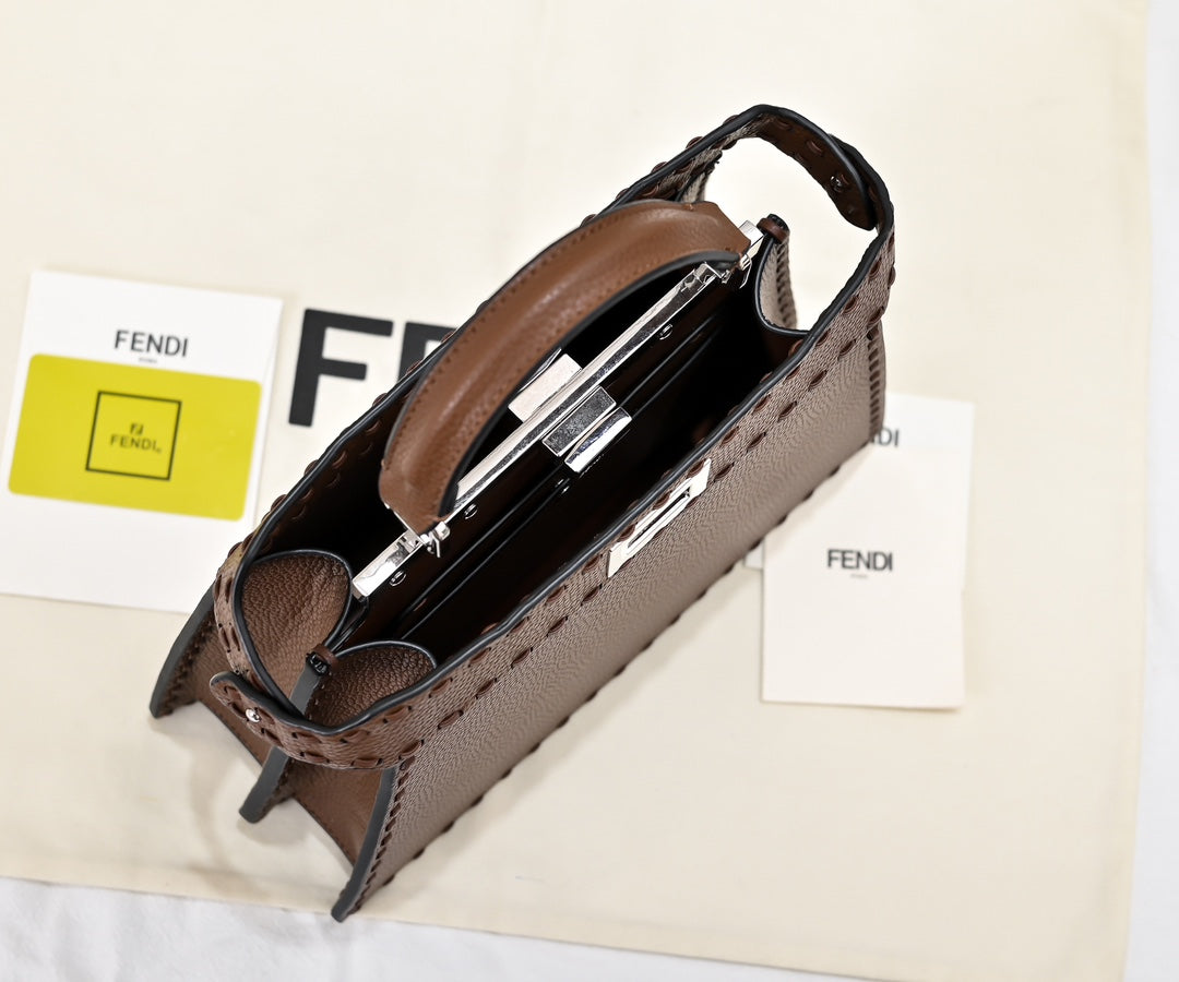 B1R115F136 Popular leather bag