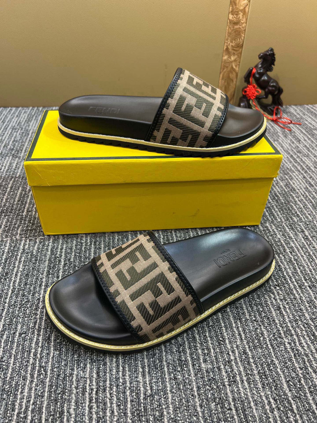 Z5XF105 Popular Slippers