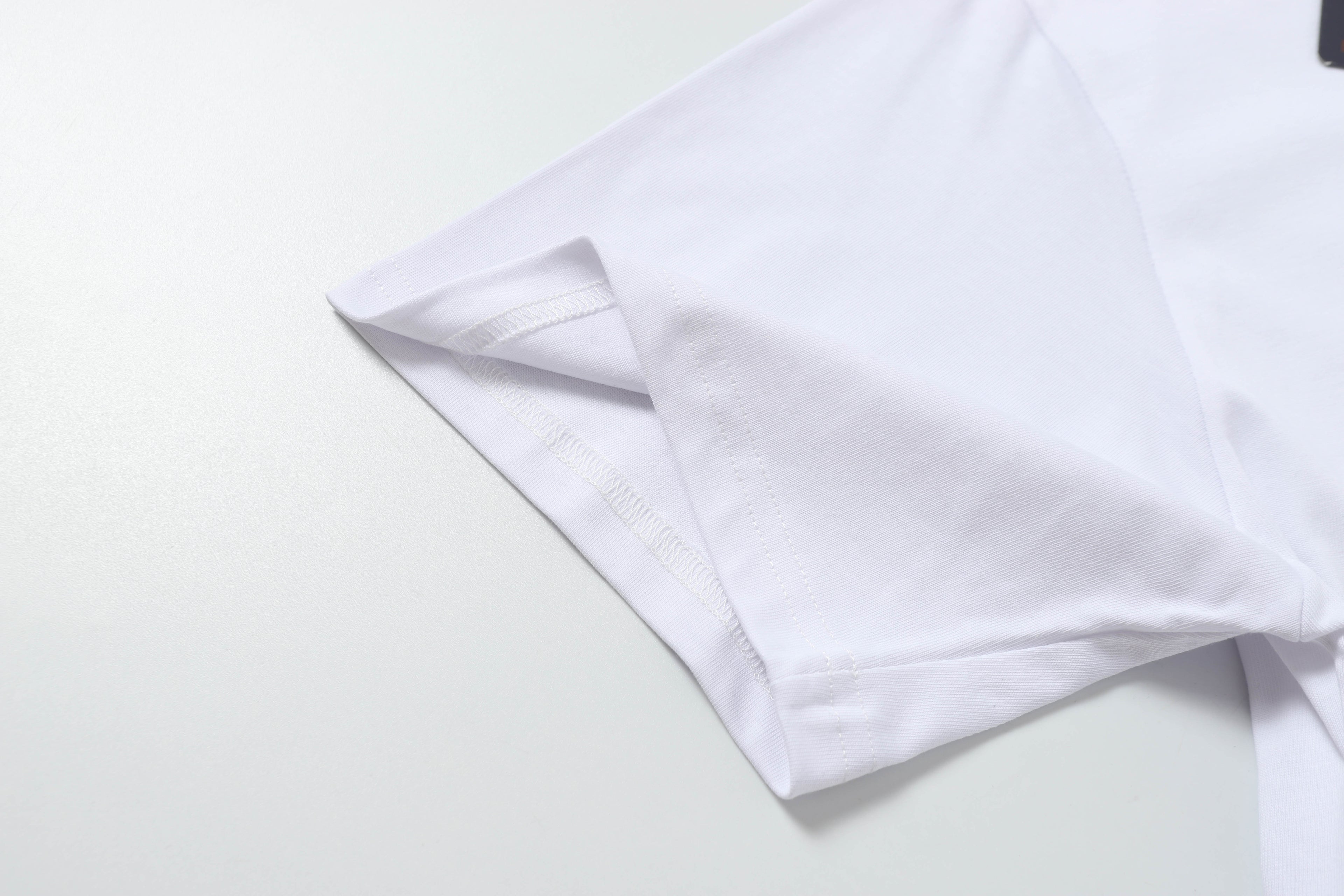 U1R45E165 Popular T-shirt