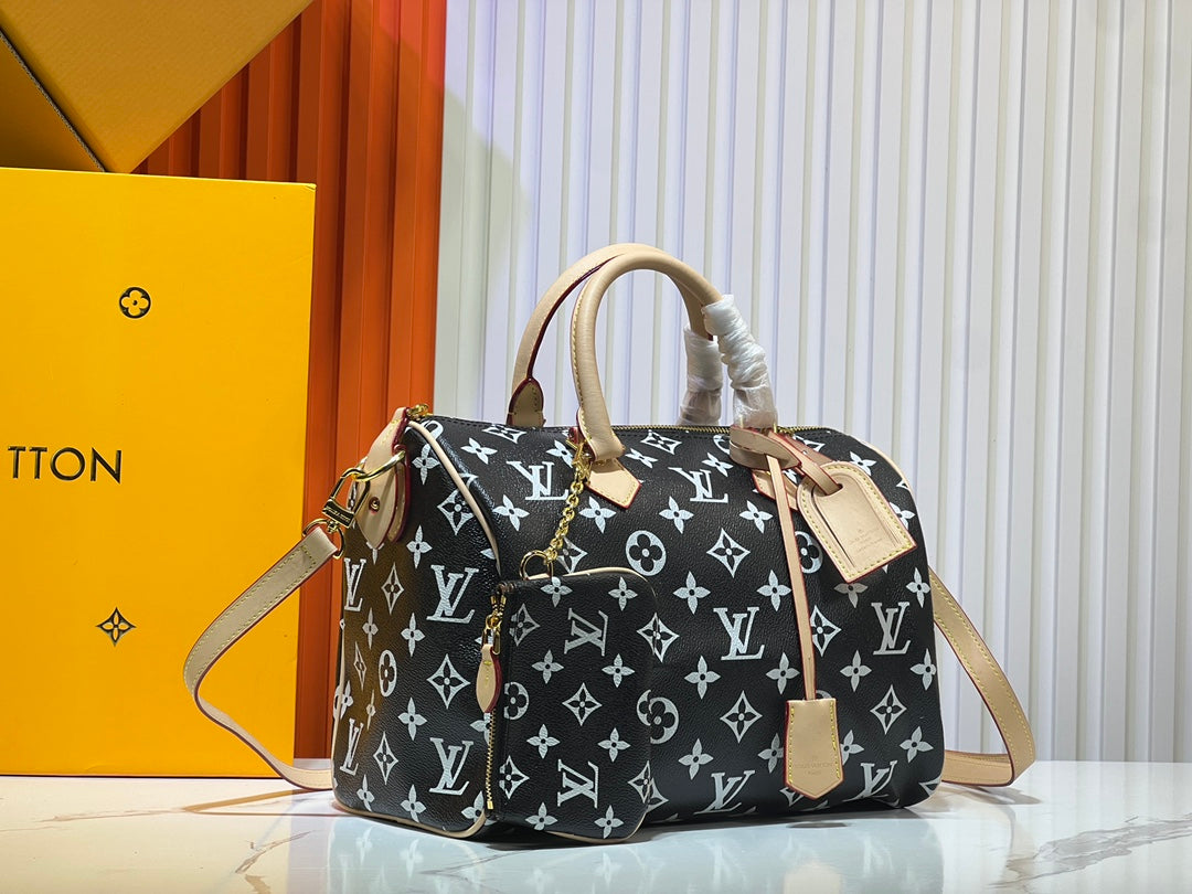 B1X55E17 Popular  leather bag