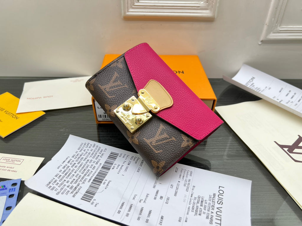 B1N55E43 Popular  leather wallets