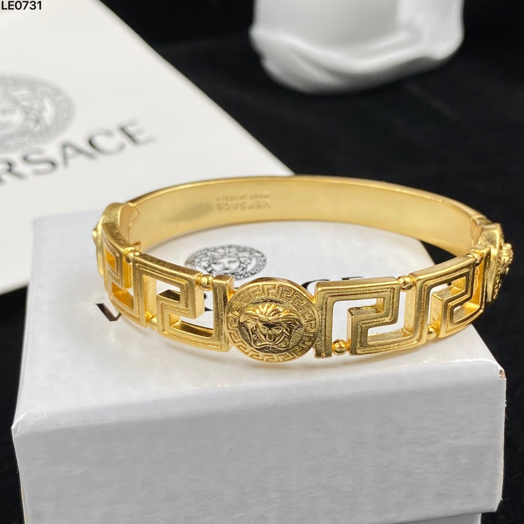 X1B82V197K  Popular Bracelets