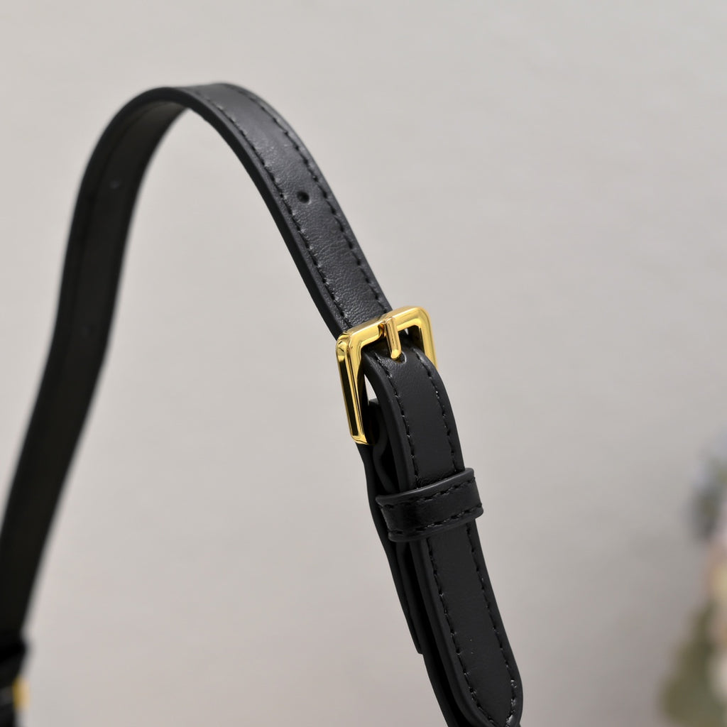 B1N165D100 Popular   leather bag