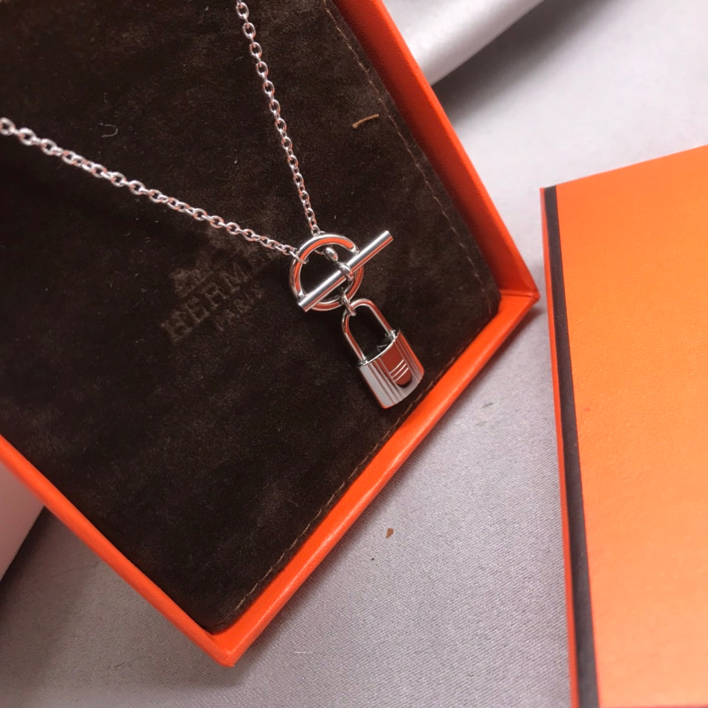 X1Q85H219X Popular Necklace