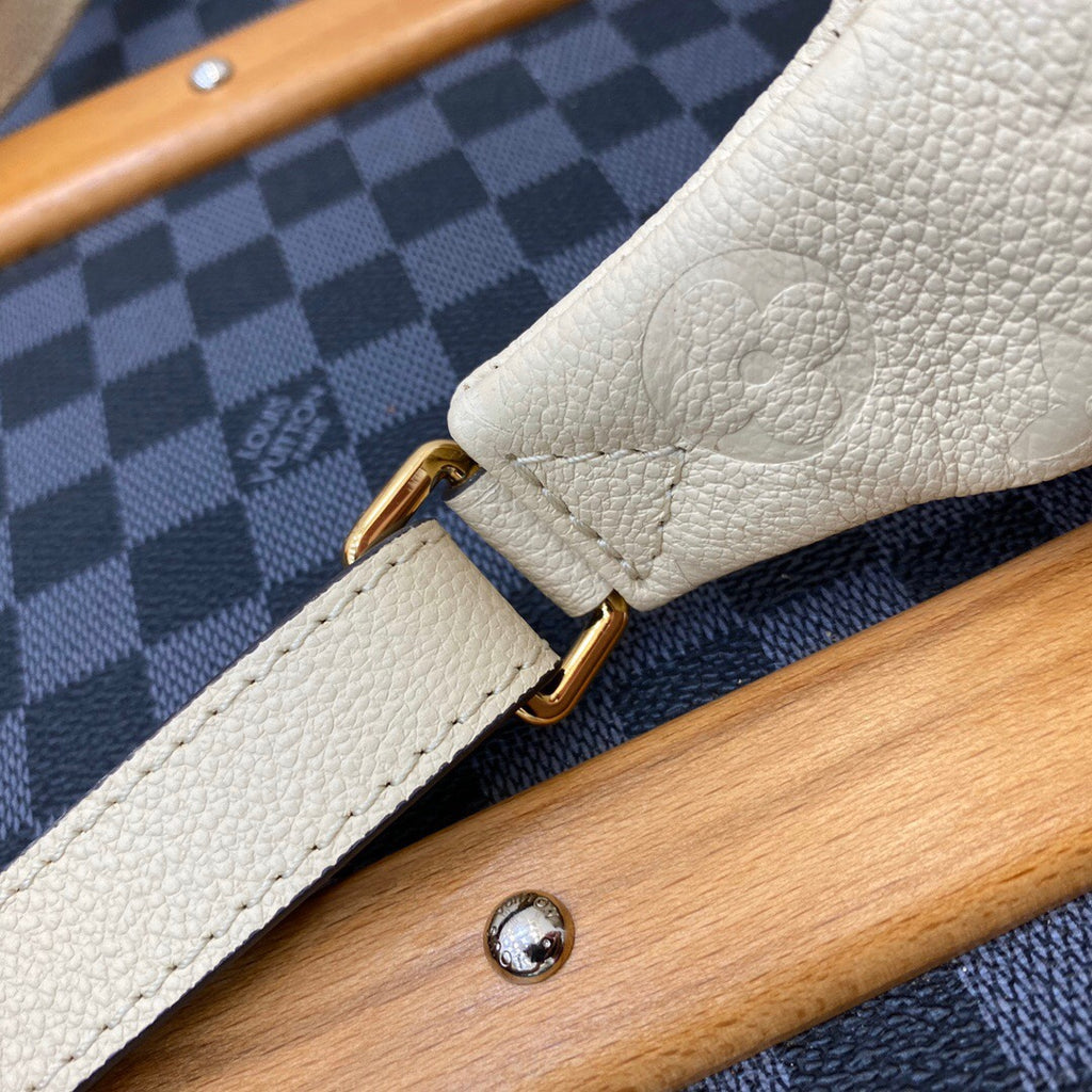 B12X44E299 Popular  leather bag 