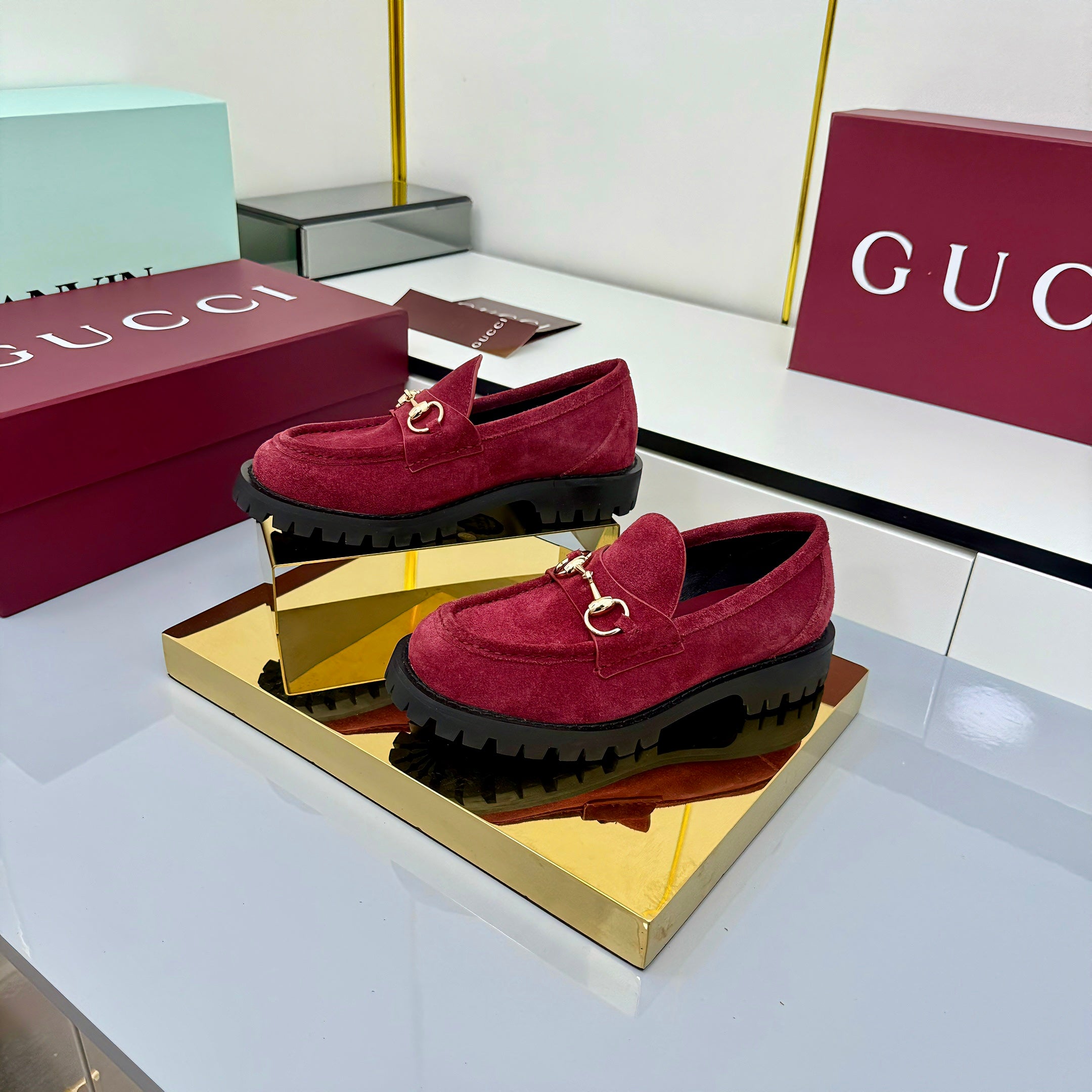Z2Q105B304 Popular high-quality Shoes