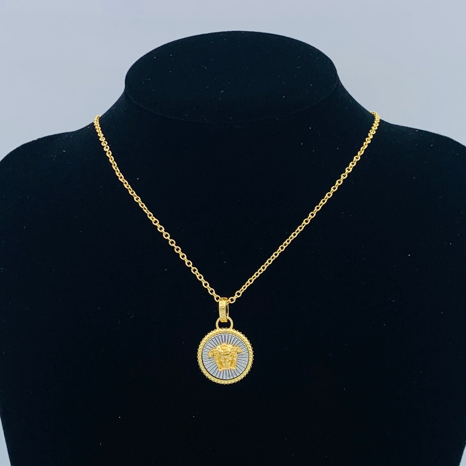 X1Q85V357X Popular Necklaces