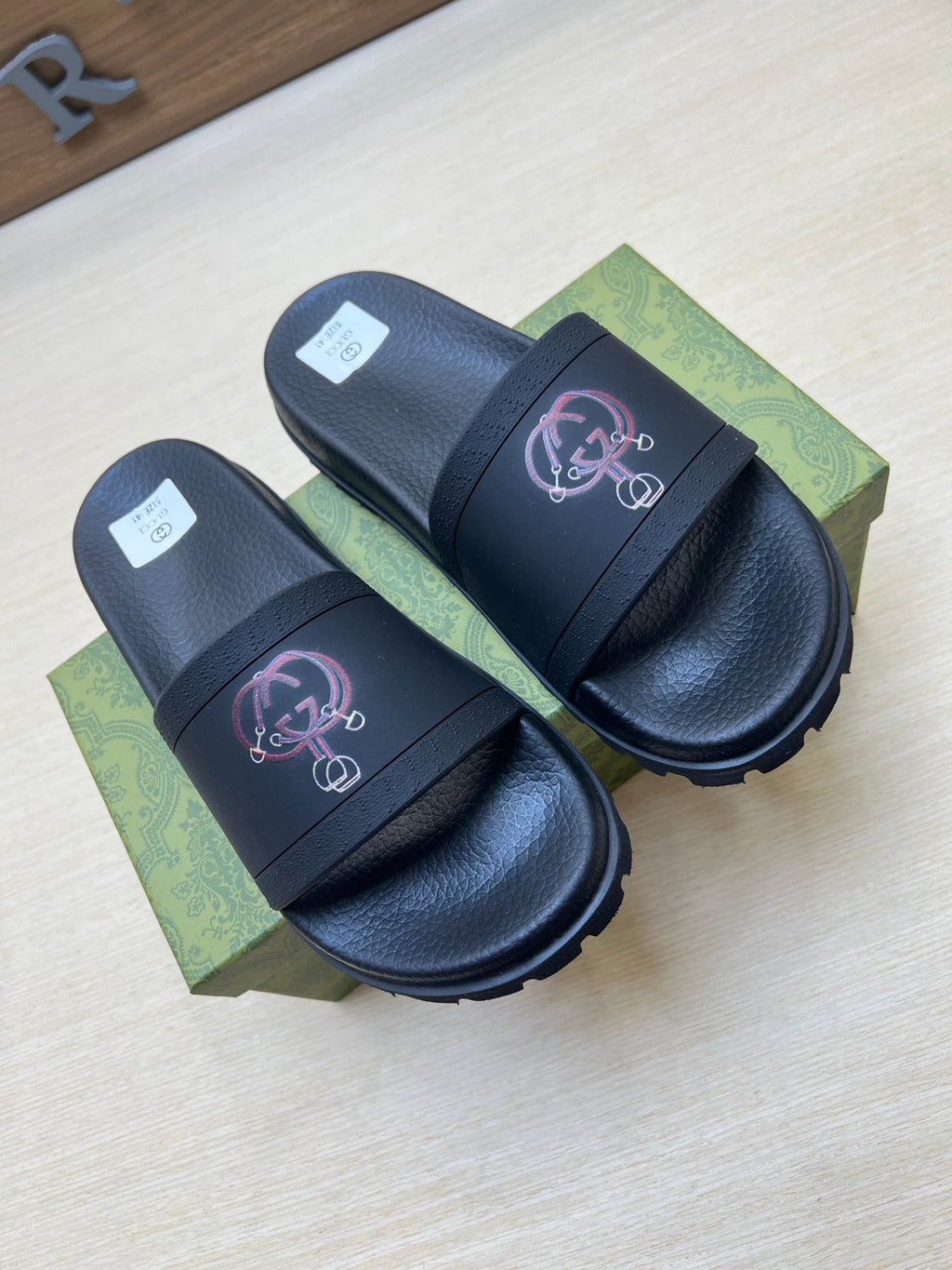 Z5R66B25 Popular Slippers