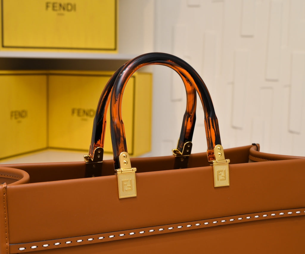 B1P36F104 Popular leather bag