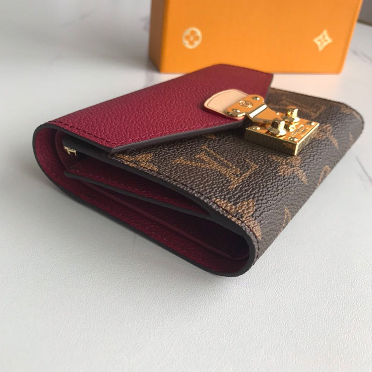 B1P20E10 Popular leather wallets
