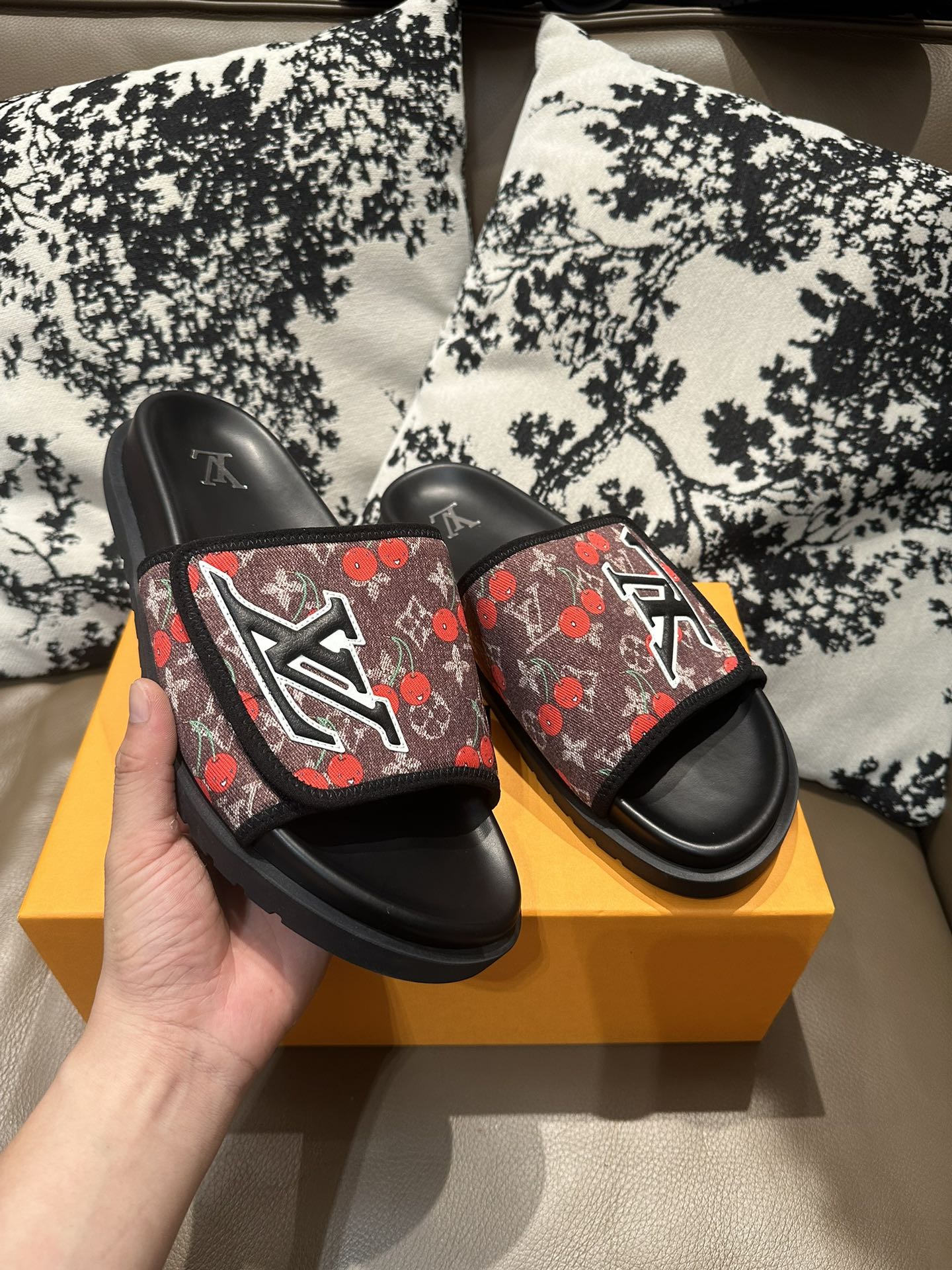 Z2Z85E28  Popular leather Shoes