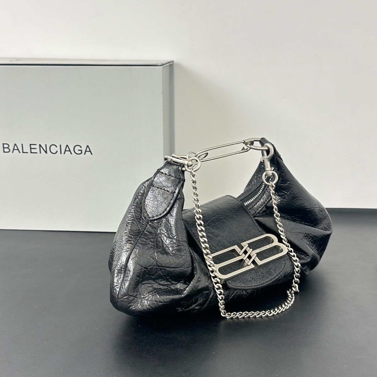 B1P36J120 Popular leather bag