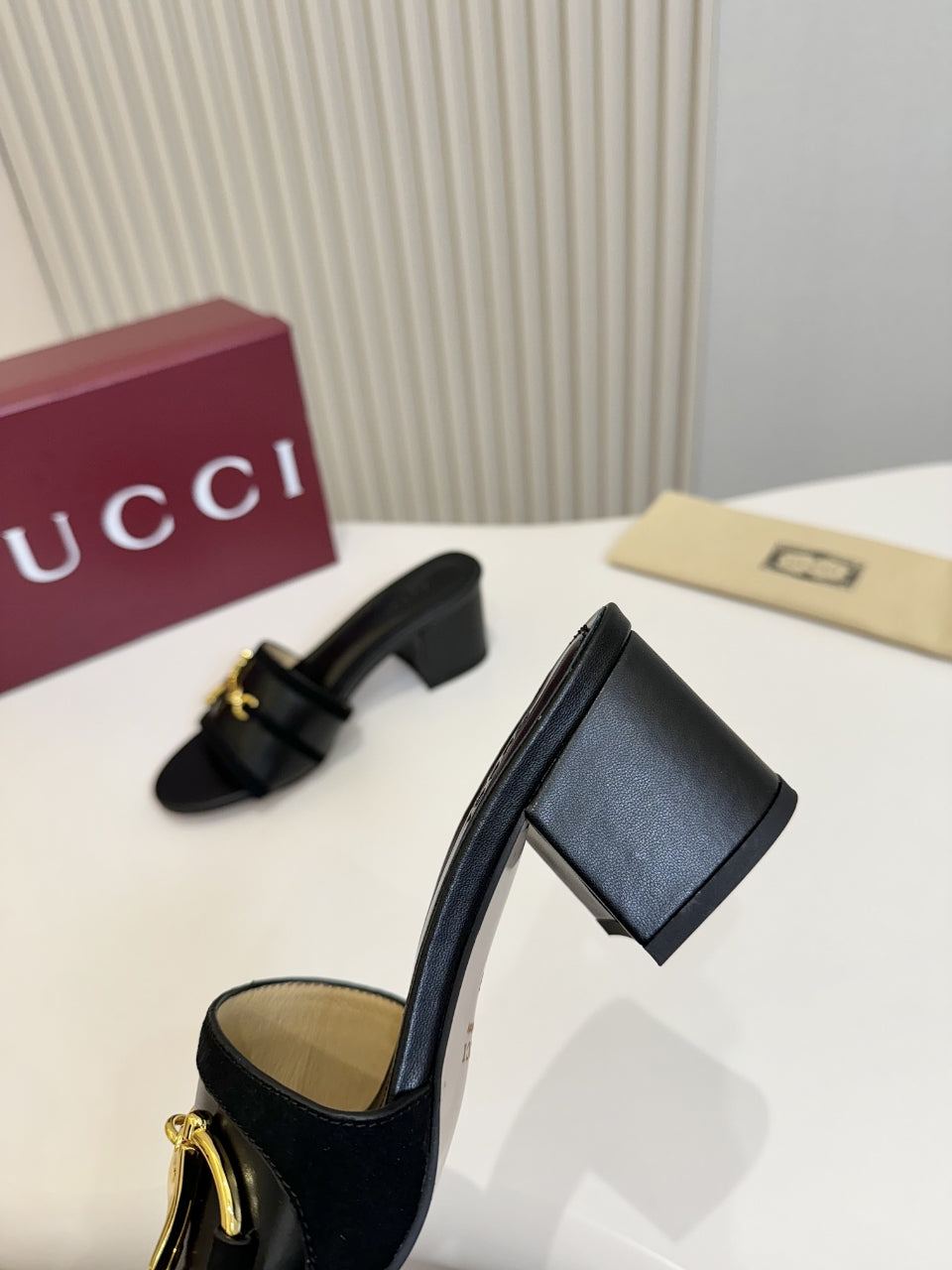 Z2N75B10  Popular leather High heels