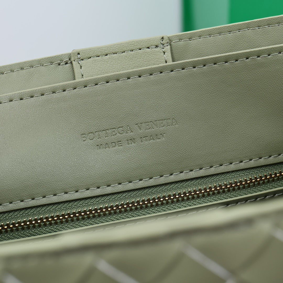 B1X104A80 Popular  leather bag