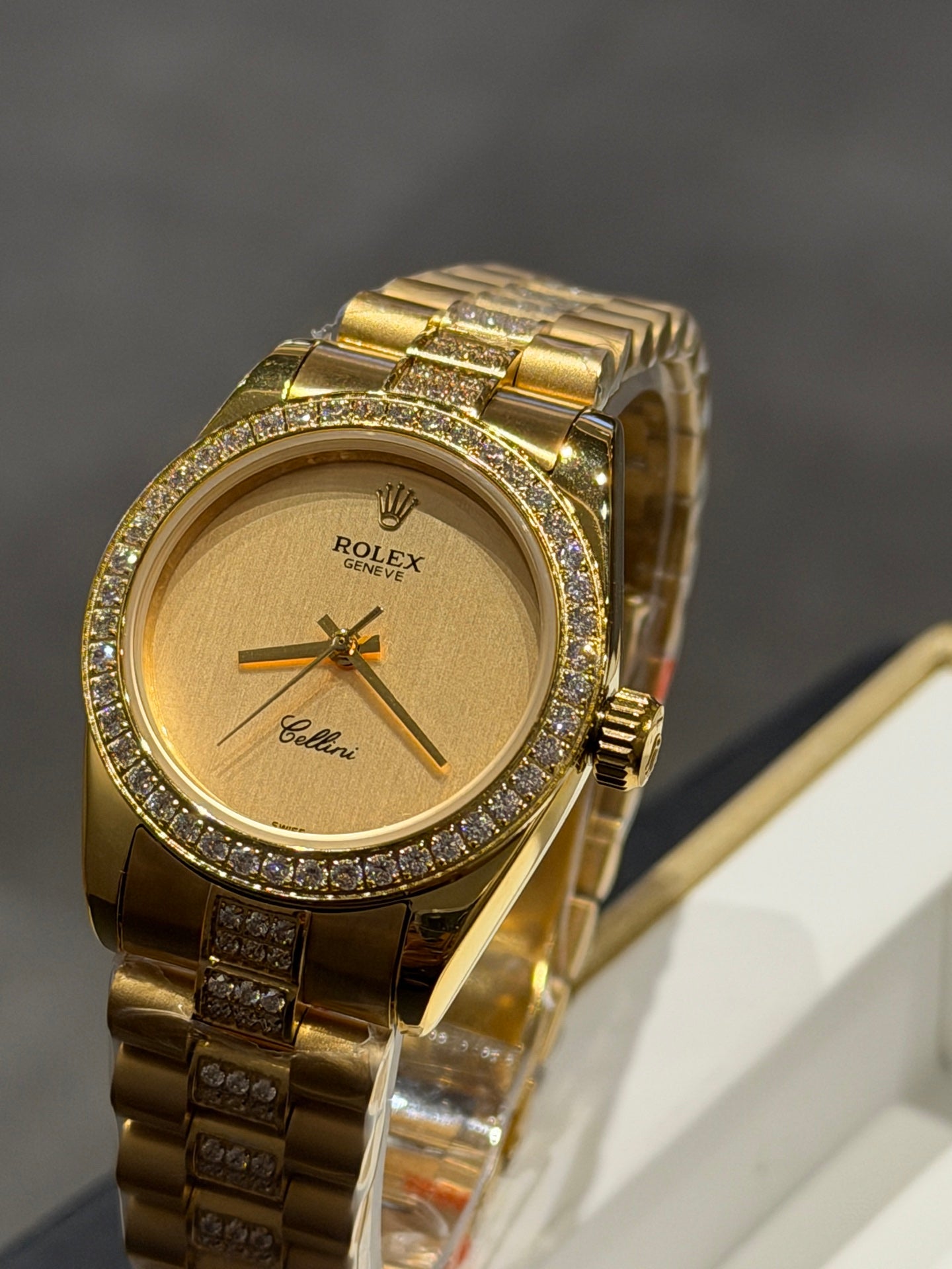 L1R36L25 Popular Watches
