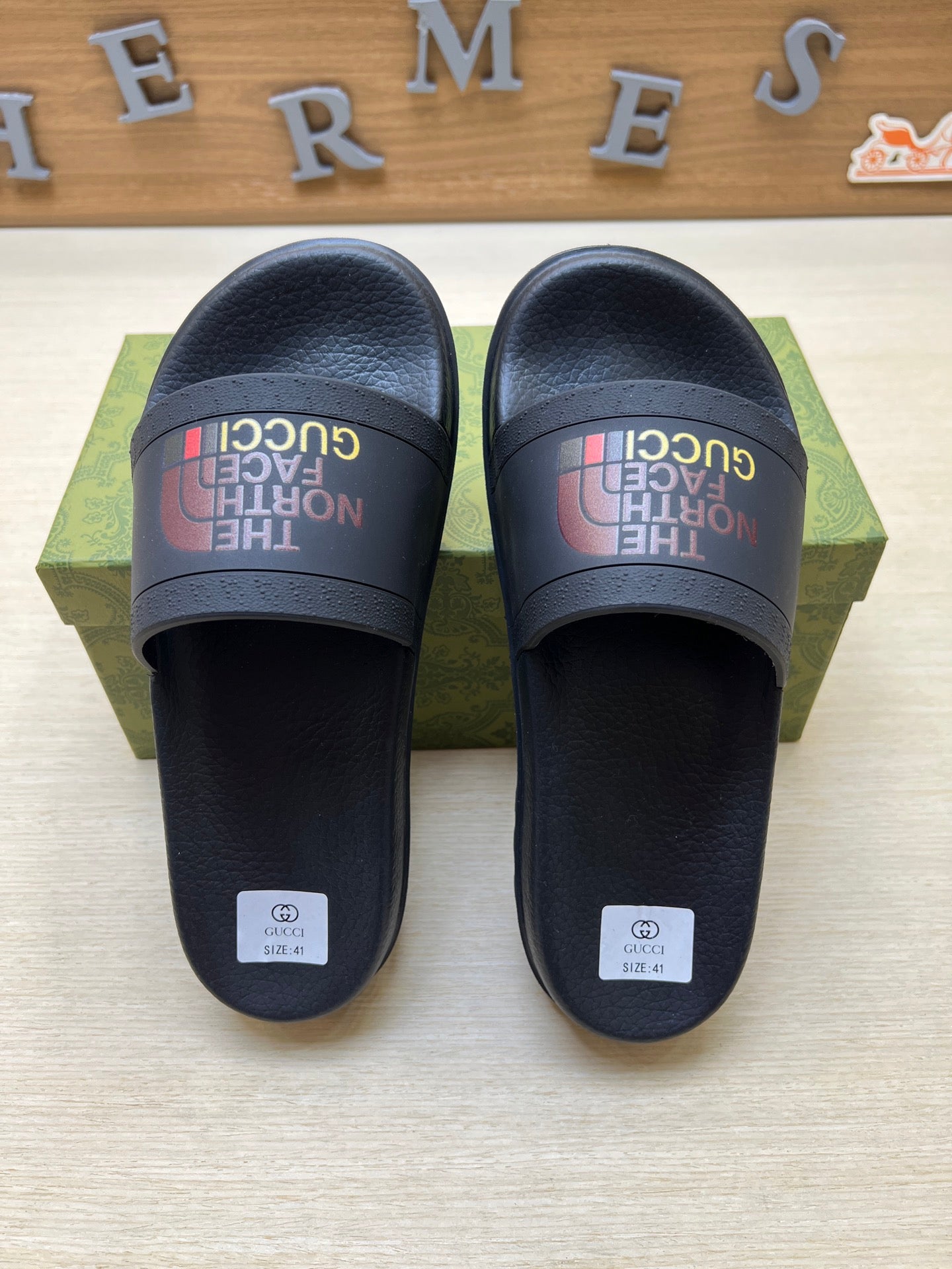 Z5R66B28 Popular Slippers