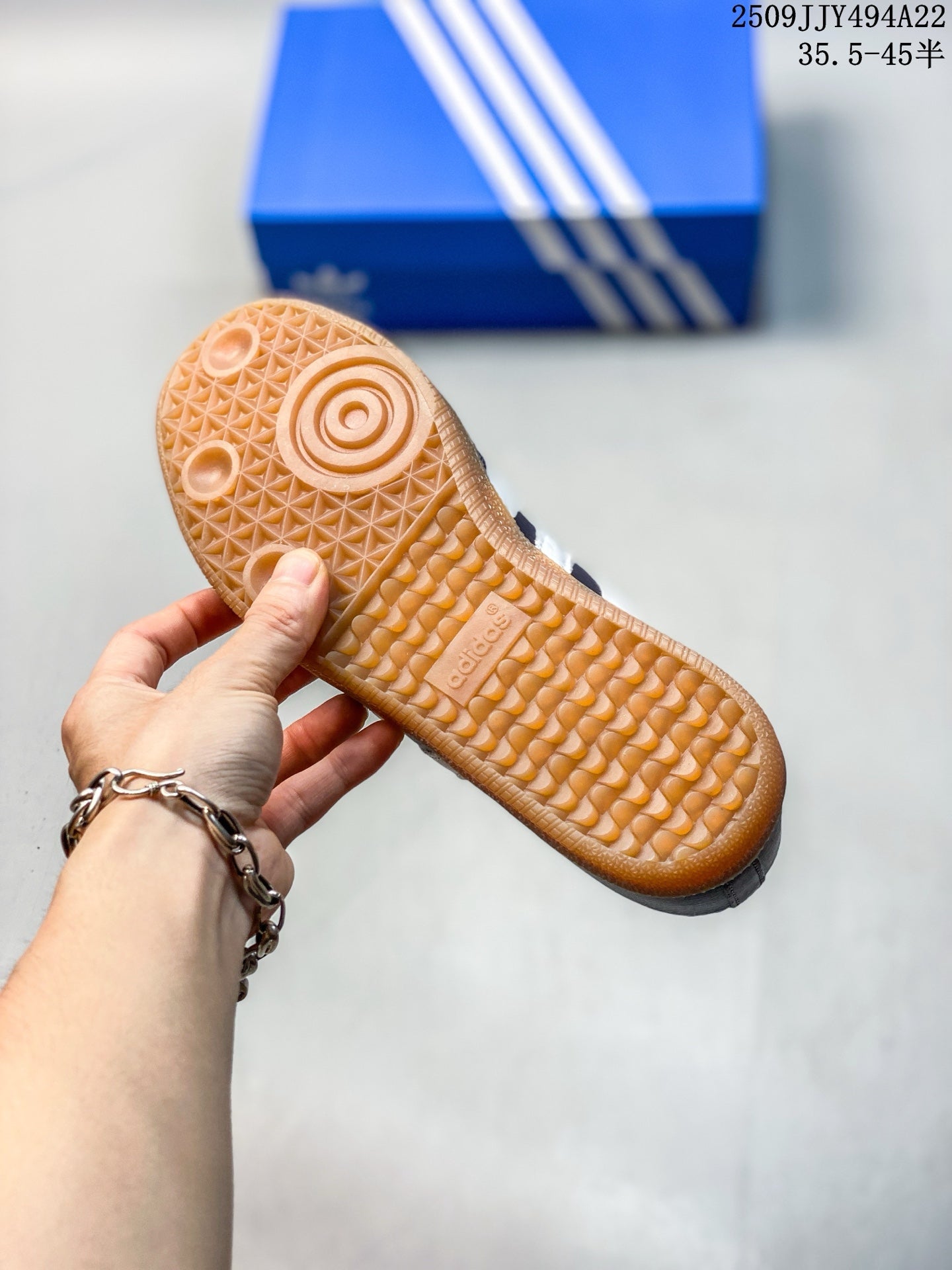 Z4Q95A70 Popular Shoes