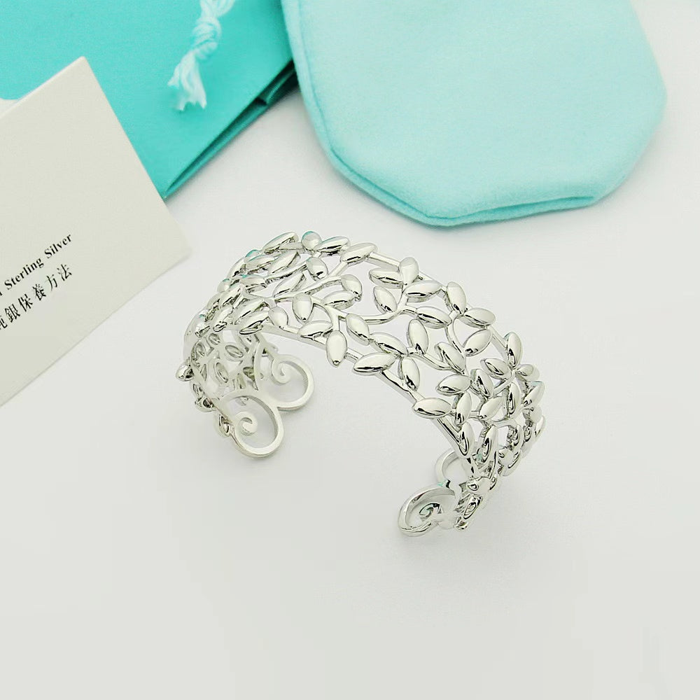 XPZ64T10K  Popular Bracelets